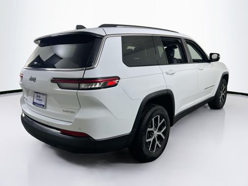 Used 2023 Jeep Grand Cherokee L Limited AWD/4WD image 5