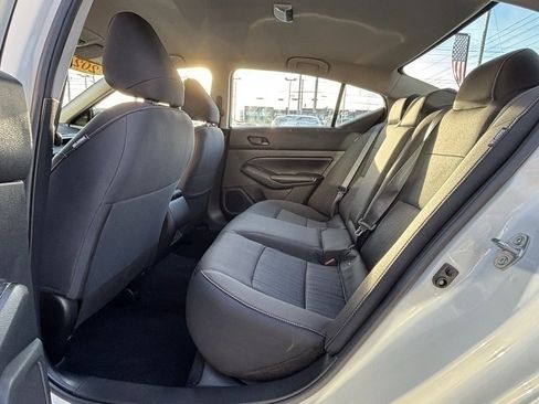 Used 2024 Nissan Altima 2.5 SV image 16