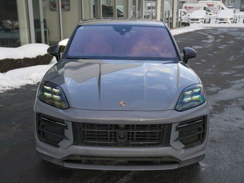 Used 2024 Porsche Cayenne Turbo GT AWD/4WD image 21