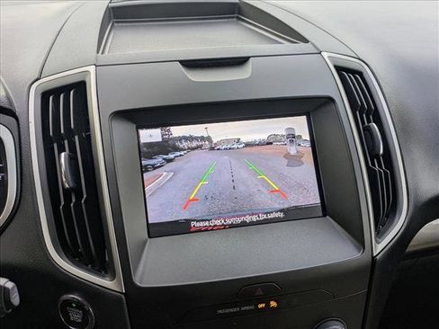 Used 2020 Ford Edge SEL w/ Convenience Package image 12