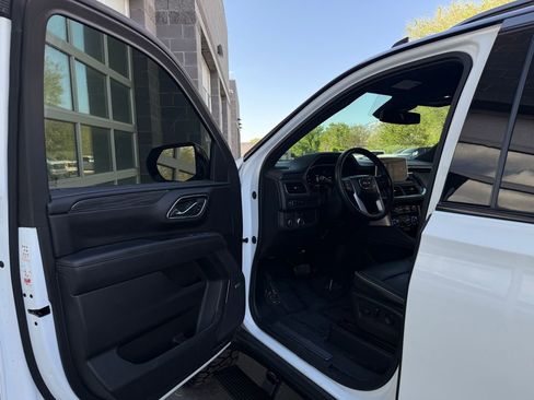 Used 2023 GMC Yukon SLT AWD/4WD image 37