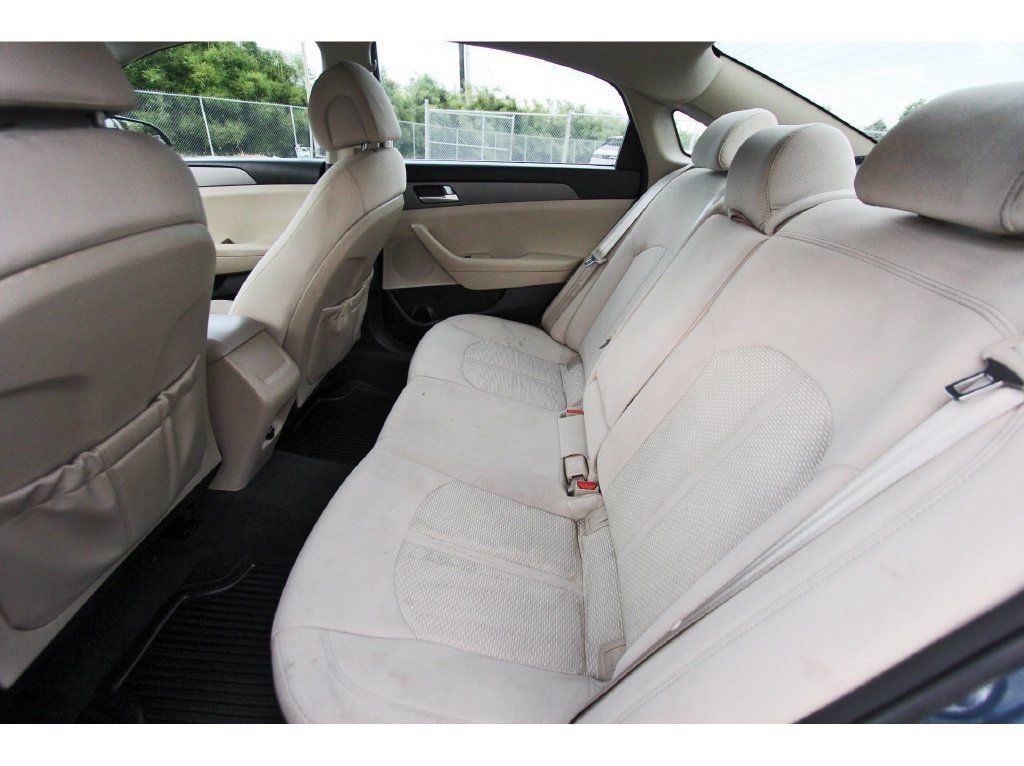 Used 2015 Hyundai Sonata SE FWD image 14