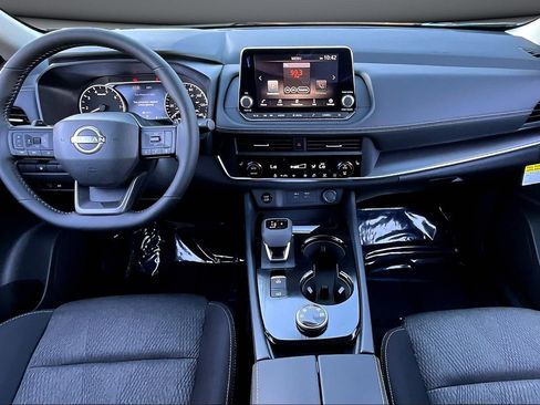 New 2026 Nissan Rogue SV w/ Cold Weather Package AWD/4WD image 5