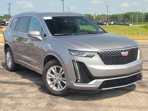 Used 2024 Cadillac XT6 Luxury w/ LPO, Floor Liner Package AWD/4WD image 5