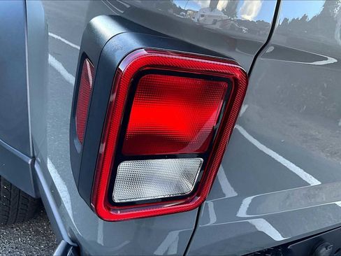 Used 2020 Jeep Gladiator Sport w/ Trailer Tow Package image 27