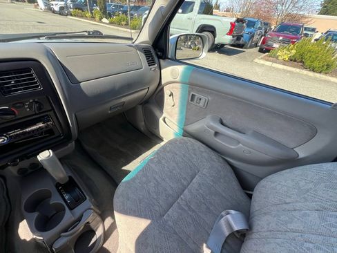 Used 2001 Toyota Tacoma 2WD Regular Cab image 15