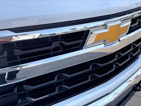 Used 2023 Chevrolet Silverado 1500 LT AWD/4WD image 30