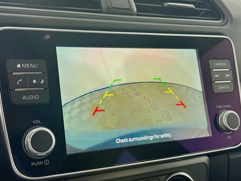 Used 2025 Nissan Leaf S image 21