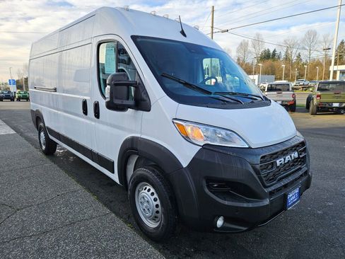 Used 2025 RAM ProMaster 2500 w/ Safety Group image 7