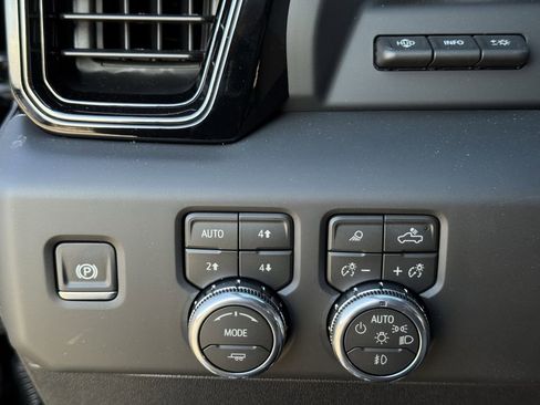 New 2026 GMC Sierra 2500 AT4X image 17