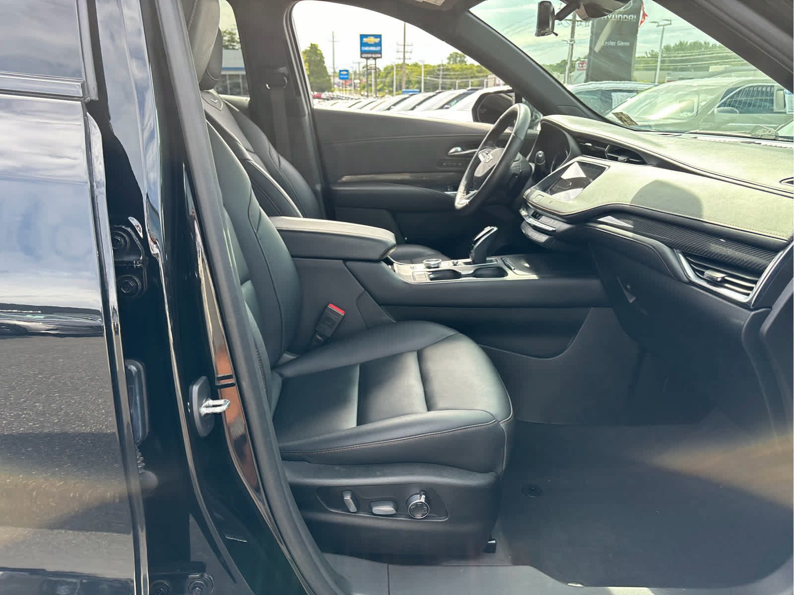 Certified 2021 Cadillac XT4 Sport w/ Enhanced Visibility Package AWD/4WD image 24
