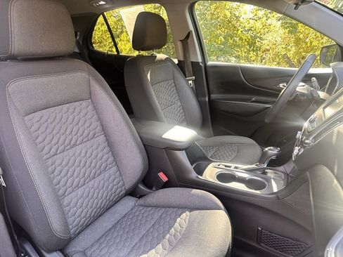 Used 2018 Chevrolet Equinox LT image 19