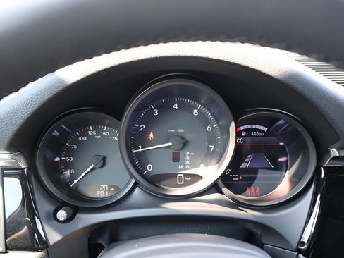 Certified 2025 Porsche Macan image 26