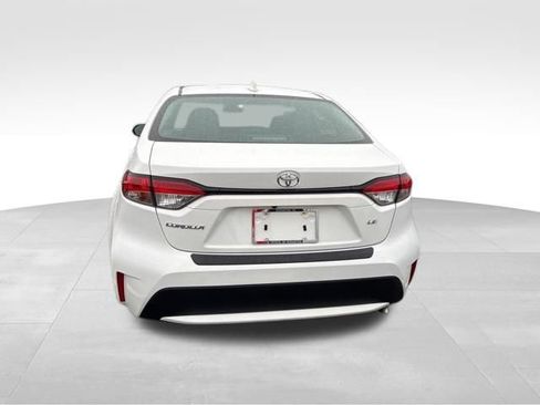 Certified 2021 Toyota Corolla LE image 5