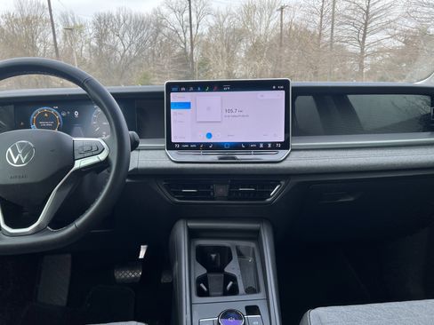 Used 2025 Volkswagen Tiguan S image 27