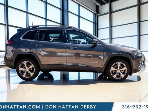 Used 2019 Jeep Cherokee Limited w/ Luxury Group FWD image 31