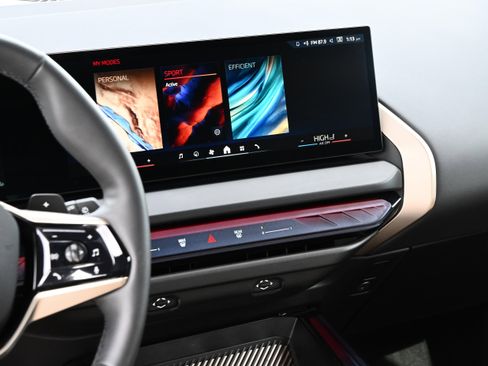 Certified 2025 BMW X3 xDrive30i w/ Premium Package image 21