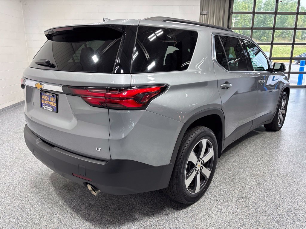 Used 2023 Chevrolet Traverse LT w/ LT Premium Package AWD/4WD image 7