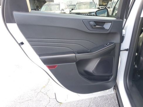 Used 2022 Ford Escape SE w/ Convenience Package image 12