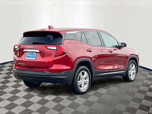 Used 2023 GMC Terrain SLE image 5