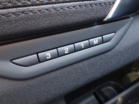 New 2025 Land Rover Discovery Sport S image 29