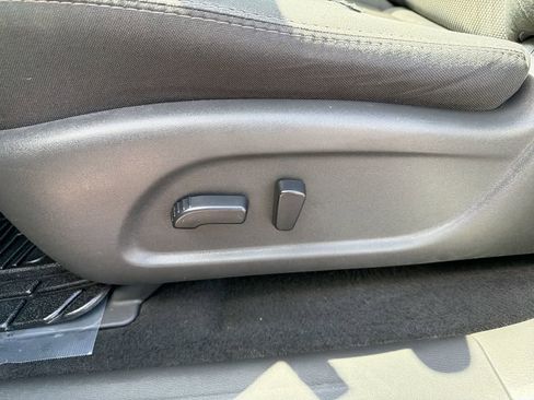 Used 2017 Nissan Pathfinder SV AWD/4WD image 22