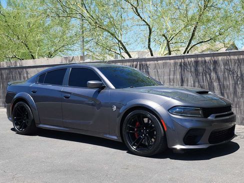 Used 2022 Dodge Charger SRT Hellcat w/ Harman/Kardon Audio Group RWD image 2