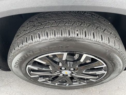 Used 2025 Chevrolet Traverse LT w/ Sun and Wheel Package AWD/4WD image 35