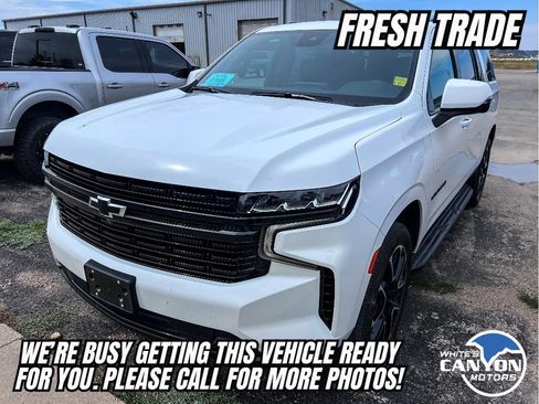Used 2024 Chevrolet Suburban RST w/ Luxury Package AWD/4WD image 4