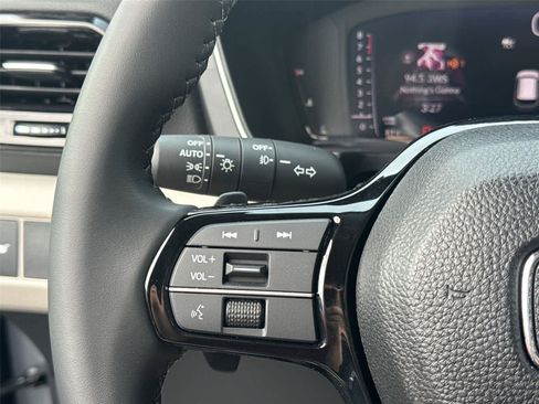 Used 2026 Honda Pilot Touring image 18