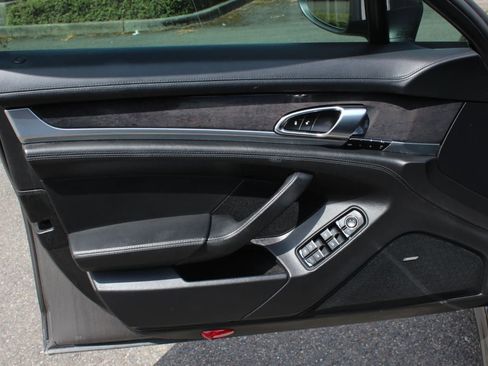 Used 2013 Porsche Panamera GTS image 15