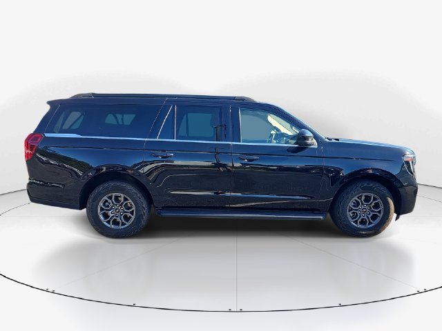 Used 2025 Ford Expedition Max Active AWD/4WD image 2