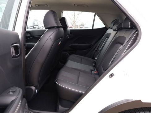 Used 2026 Hyundai Venue SEL image 22