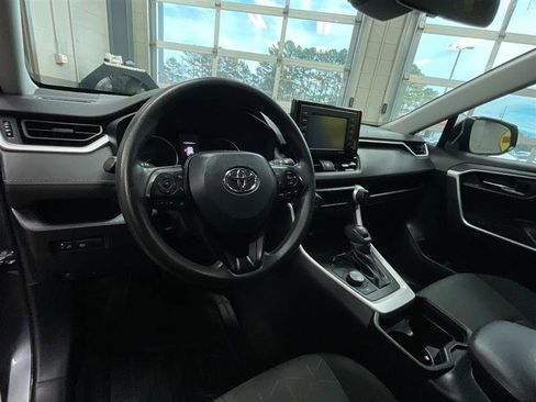 Used 2021 Toyota RAV4 XLE image 13