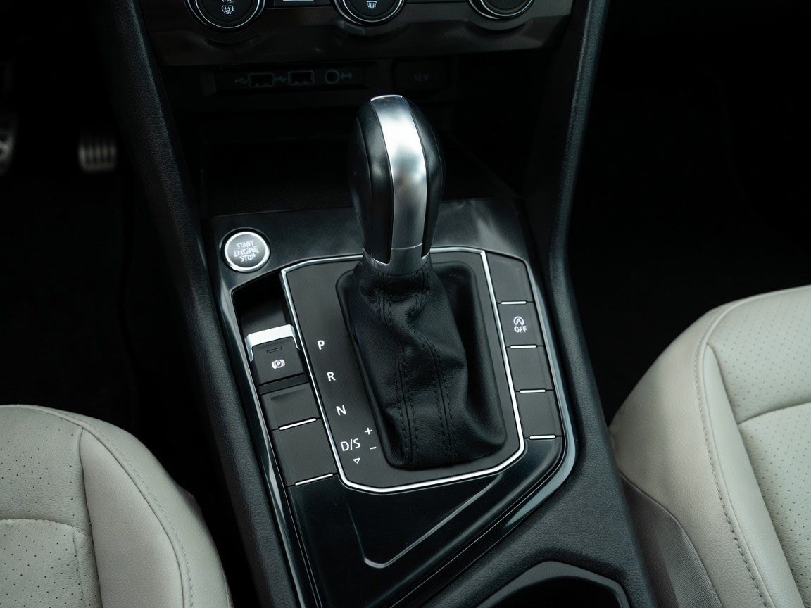 Used 2019 Volkswagen Tiguan SE FWD image 11