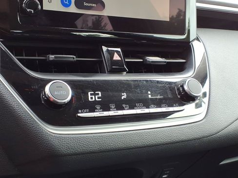 Used 2025 Toyota Corolla LE FWD image 18