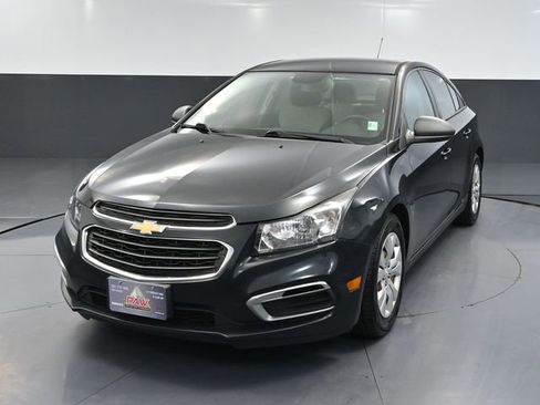 Used 2015 Chevrolet Cruze LS image 10