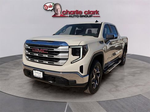 New 2026 GMC Sierra 1500 SLE image 1