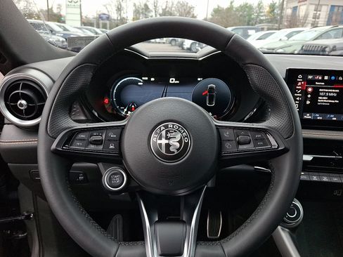 New 2025 Alfa Romeo Tonale image 17