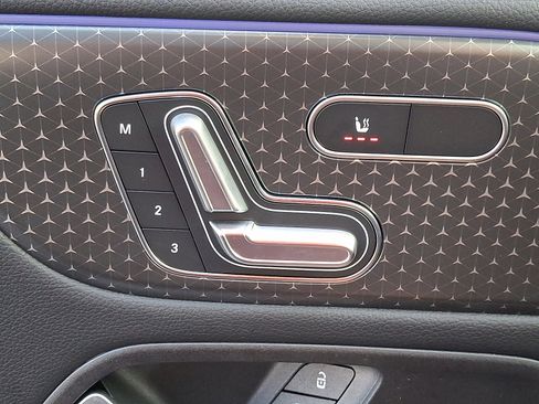 Used 2024 Mercedes-Benz GLB 250 4MATIC image 25