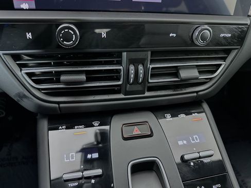 New 2026 Porsche Macan GTS image 18