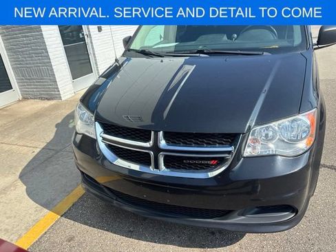 Used 2015 Dodge Grand Caravan American Value Package w/ UConnect Hands-Free Group FWD image 4