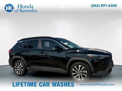 Used 2022 Toyota Corolla Cross XLE w/ Convenience Package image 8