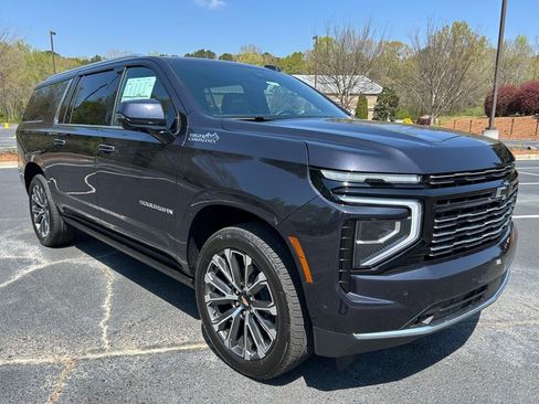 New 2026 Chevrolet Suburban High Country RWD image 19