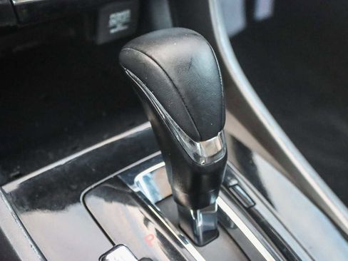 Used 2017 Honda Accord Sport image 17