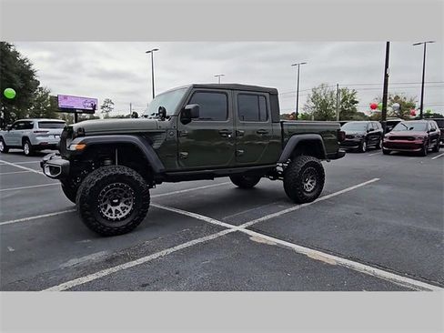 Used 2023 Jeep Gladiator Sport image 23