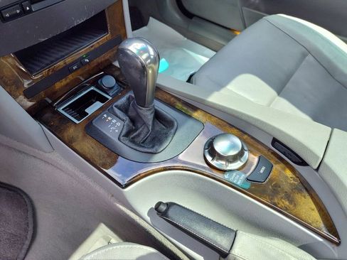 Used 2005 BMW 545i Sedan image 24