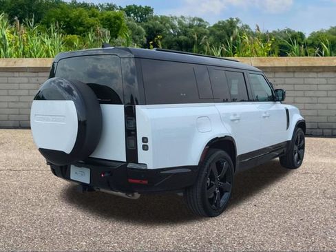 New 2026 Land Rover Defender 130 X-Dynamic SE AWD/4WD image 4