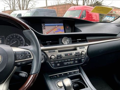 Used 2018 Lexus ES 350 image 6