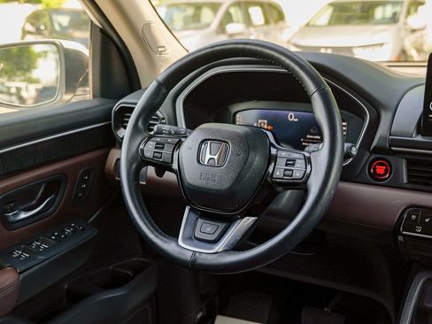 Used 2025 Honda Pilot Elite image 45